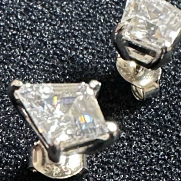 925 Silver Diamond Cut White Cubic Zirconia Studs Earrings - Picture 4 of 12